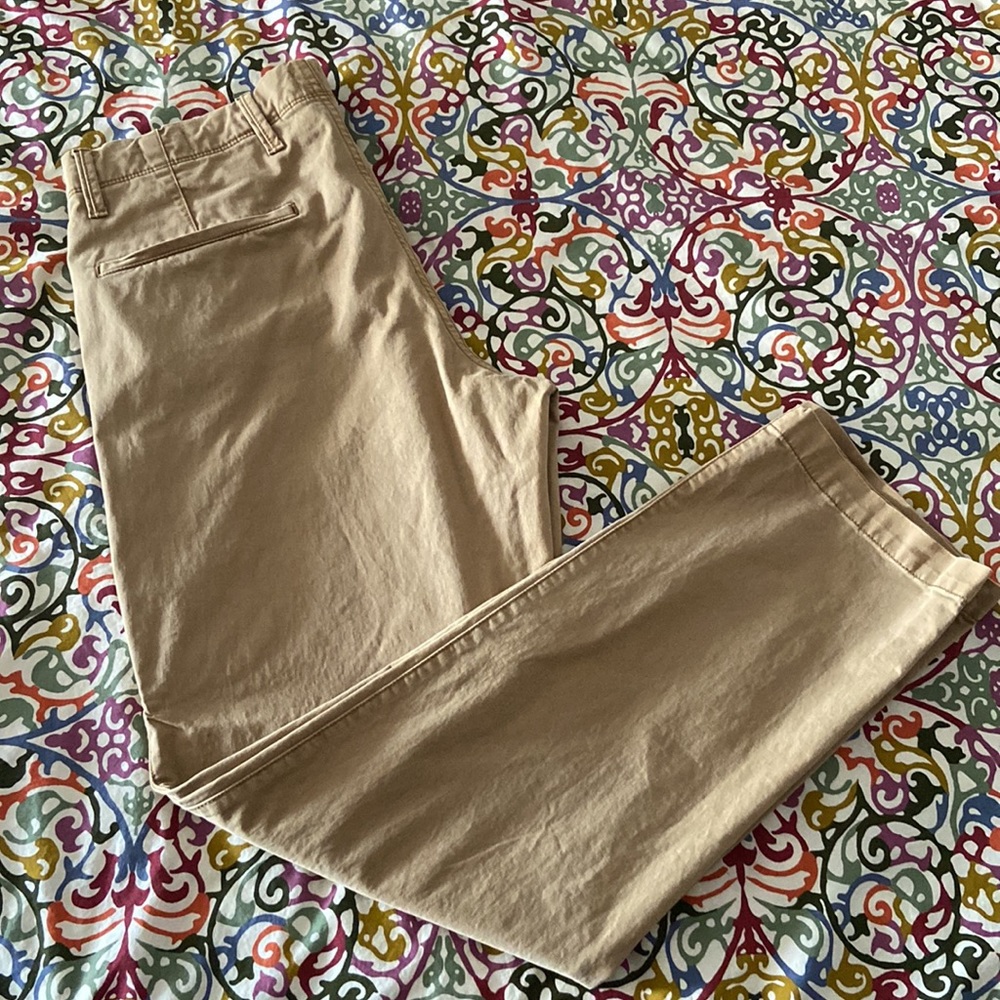 GAP for good khakis 34x32